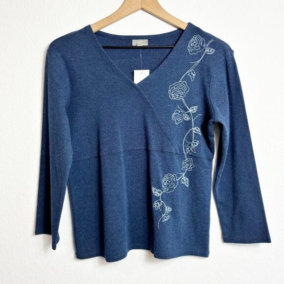 J. JILL BLUE LONG SLEEVE V-NECK FLORAL BLOUSE SIZE SMALL BRAND NEW - Picture 1 of 7